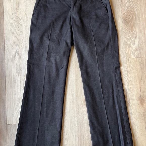 Banana Republic Grey Straight Legged Pant, Size 6 Petite - Picture 2 of 3